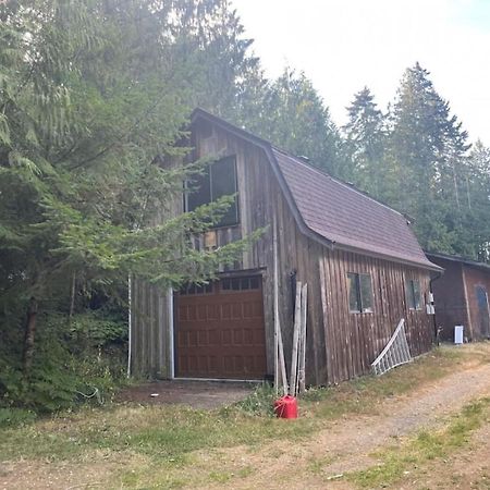 Rustic 1-Bedroom Farm Style Loft With Fire Pit Cobble Hill Exterior photo